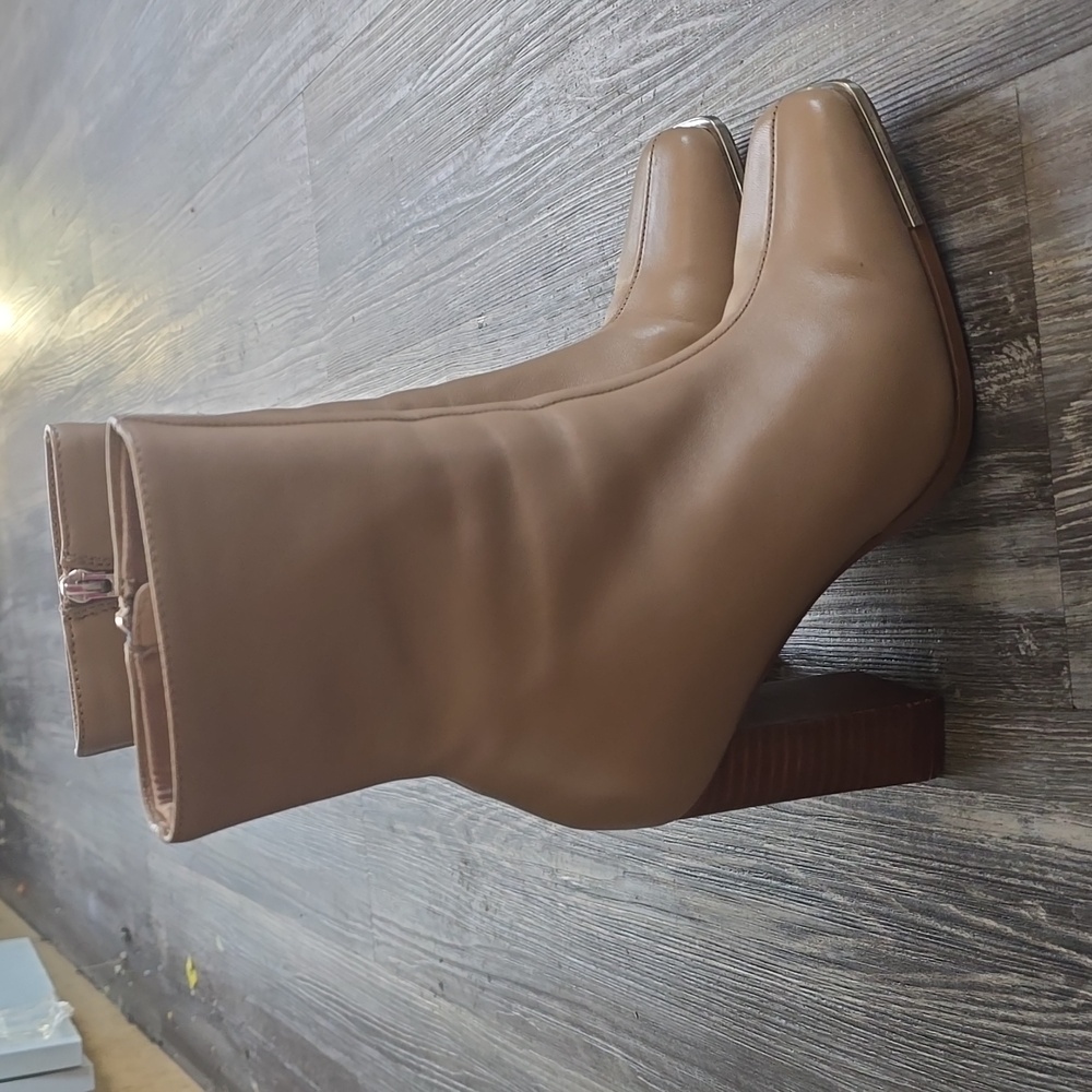 Steve Madden Falcon bootie Sz 6